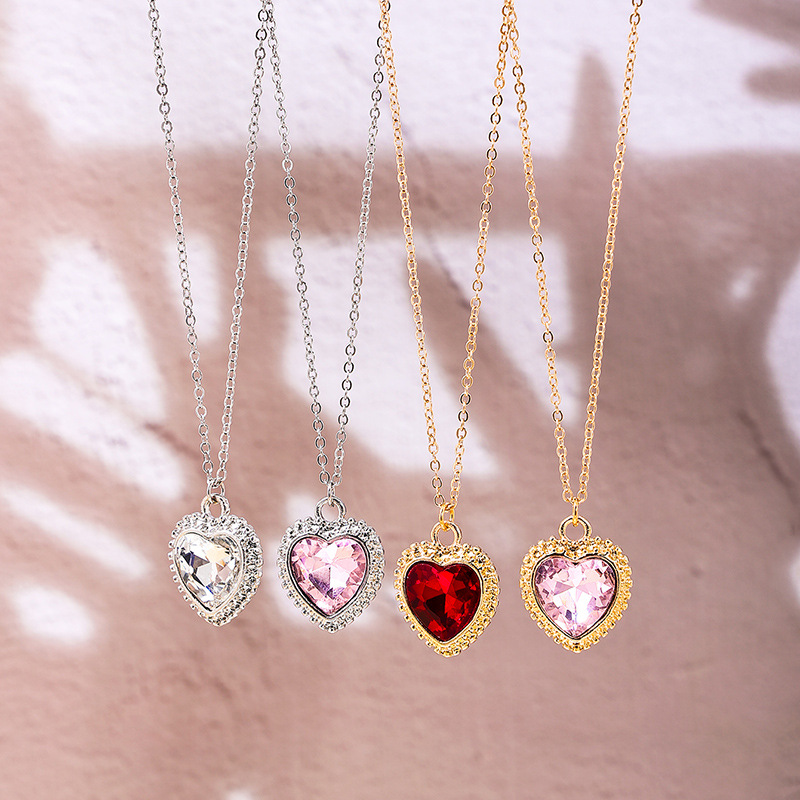 Sweet Simple Style Heart Shape Alloy Inlay Zircon Women's Pendant Necklace