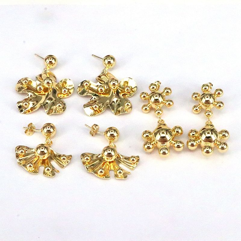 1 Pair Retro Simple Style Streetwear Flower Ginkgo Leaf Plating Copper 18k Gold Plated Drop Earrings