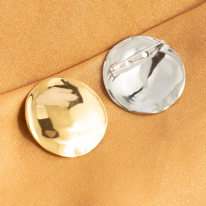 Luxurious Simple Style Round Stainless Steel Plating Unisex Brooches 1 Piece