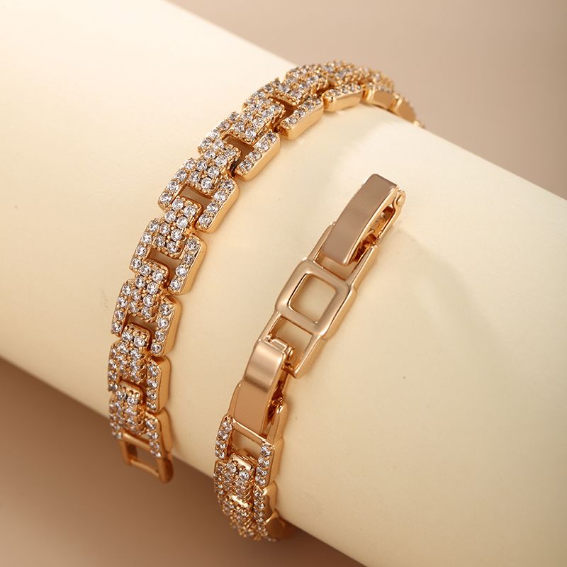 Xuping Shiny Solid Color 18k Gold Plated Artificial Diamond Alloy Copper Wholesale Bracelets