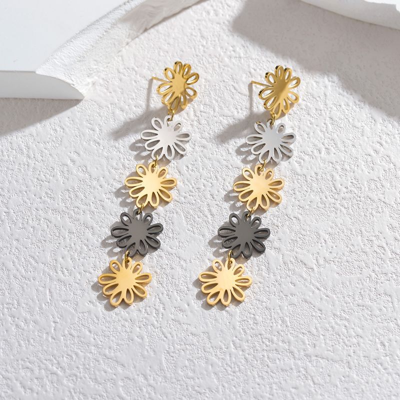 1 Pair Simple Style Flower Plating Hollow Out Stainless Steel Titanium Steel 18K Gold Plated Drop Earrings