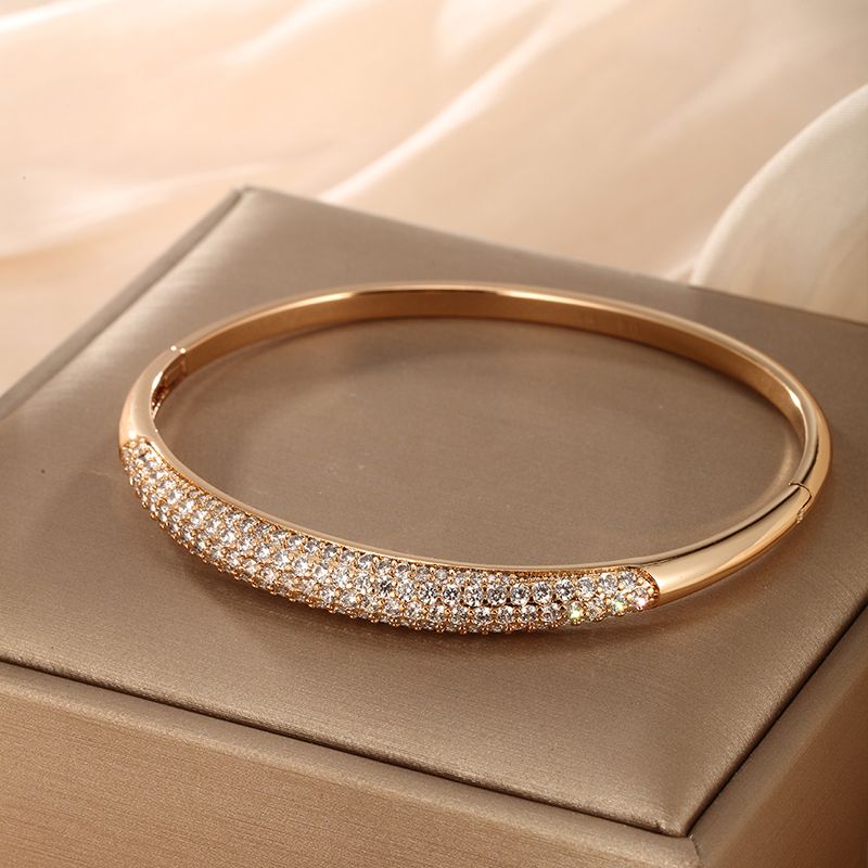 Elegant Xuping Simple Style Round Alloy Plating Inlay Artificial Diamond 18k Gold Plated Women's Bangle