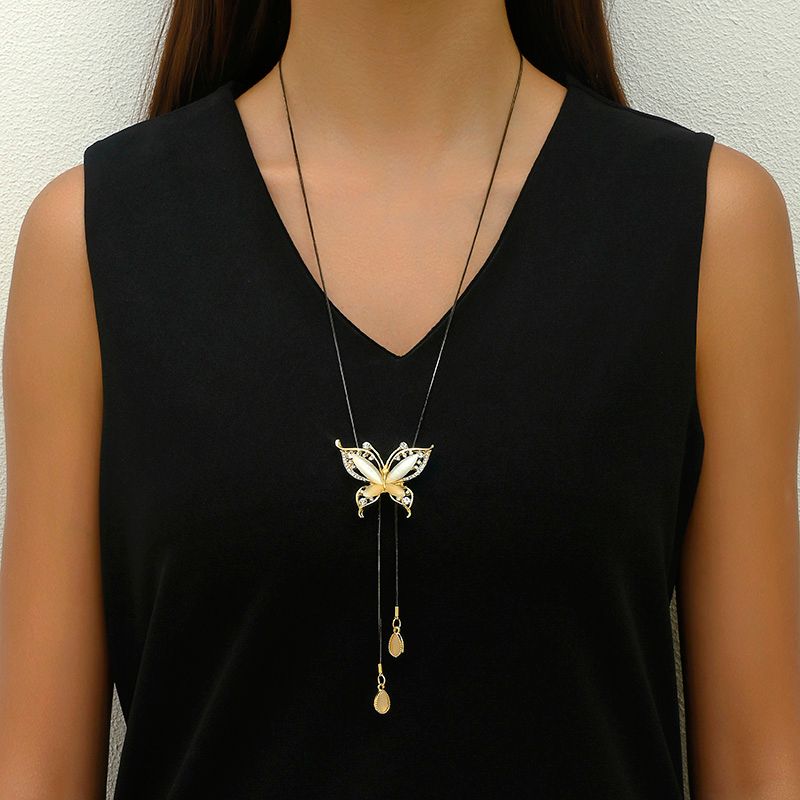 Diseño Original Mariposa Aleación Enchapado Embutido Diamantes De Imitación Mujeres Cadena De Suéter