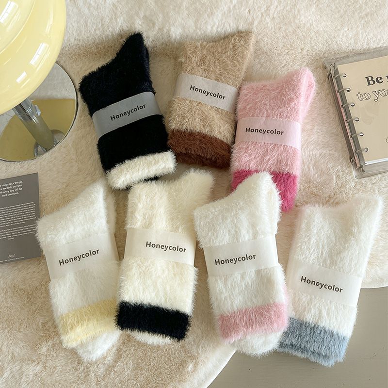 Women's Sweet Solid Color Polyester Crew Socks A Pair