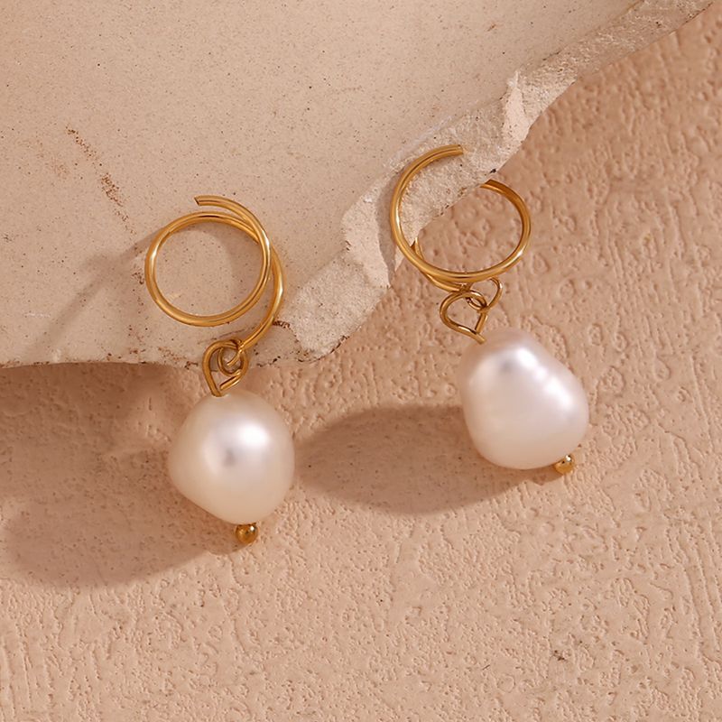 1 Pair Vintage Style Simple Style Classic Style Solid Color Plating Stainless Steel Freshwater Pearl 18k Gold Plated Drop Earrings