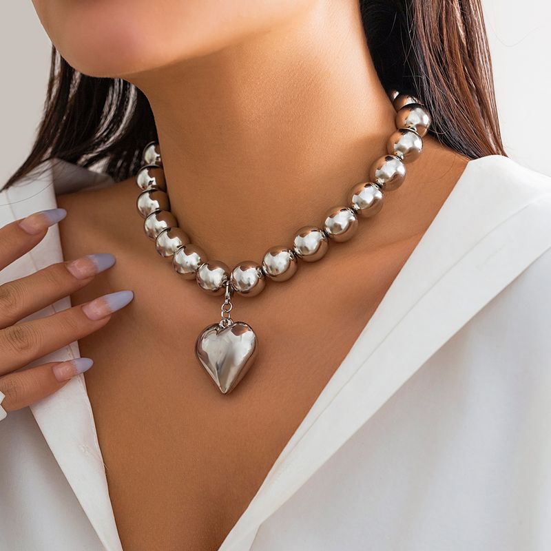 Retro Exaggerated Round Heart Shape Ccb Beaded Women's Pendant Necklace
