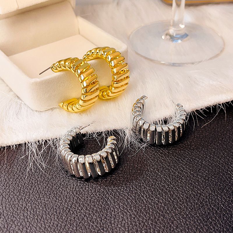 1 Pair Retro Punk C Shape Alloy Gold Plated Silver Plated Ear Studs