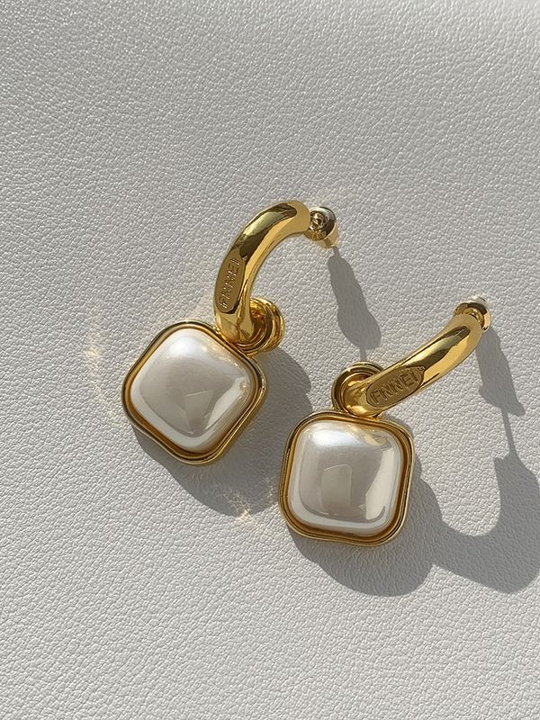 1 Pair Fashion Square Alloy Inlay Pearl Women's Earrings