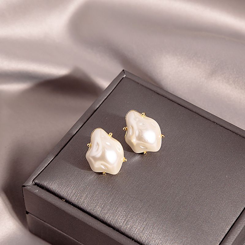 1 Paire Style Simple Géométrique Alliage Placage Perles Artificielles Femmes Boucles D'oreilles