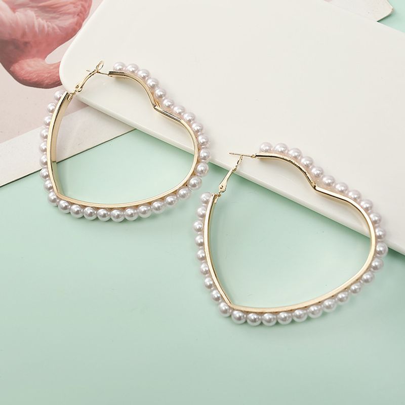 1 Paire Mode Forme De Cœur Alliage Placage Perles Artificielles Femmes Des Boucles D'oreilles