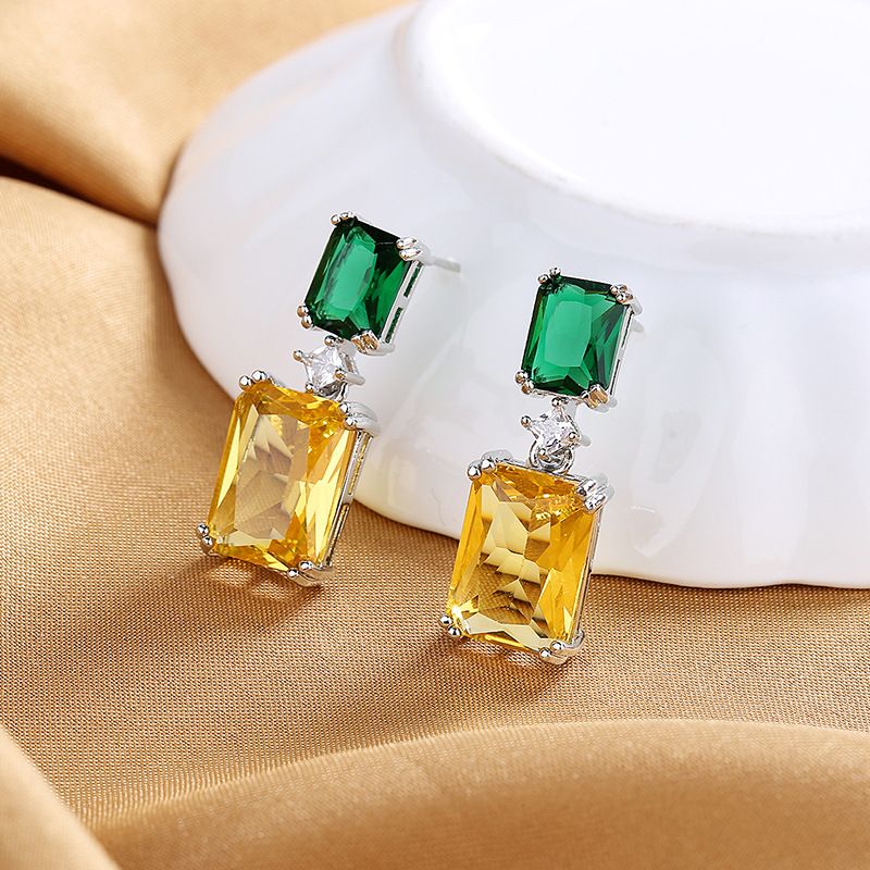 1 Pair Fashion Rectangle Copper Inlay Zircon Drop Earrings