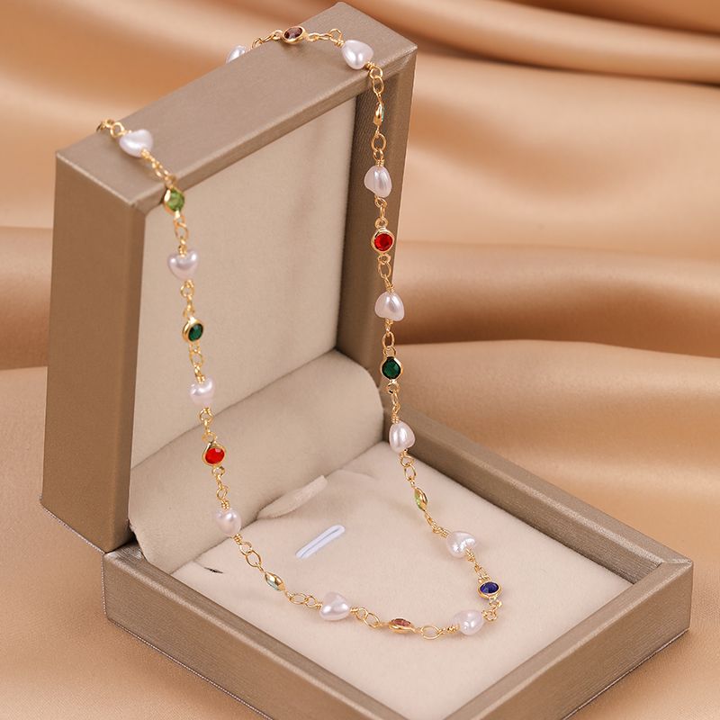 1 Pieza Moda Forma De Corazón Aleación Cobre Embutido Diamantes De Imitación Chapado En Oro Mujeres Collar