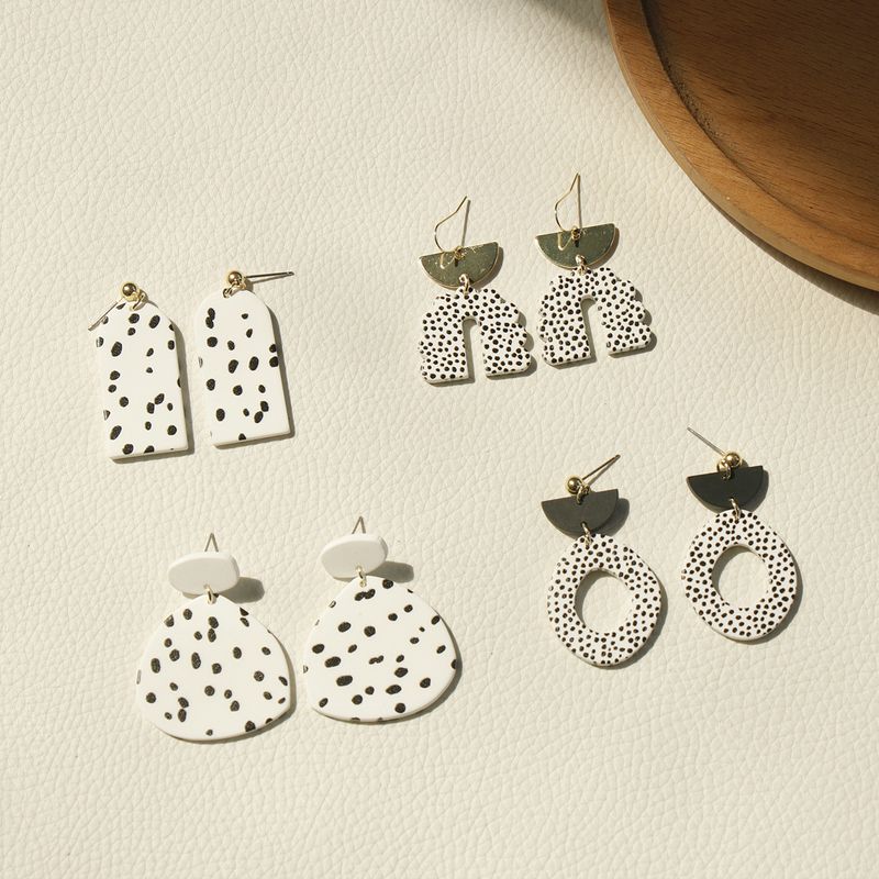 1 Pair Fashion Spot Arylic Hollow Out Women's Earrings