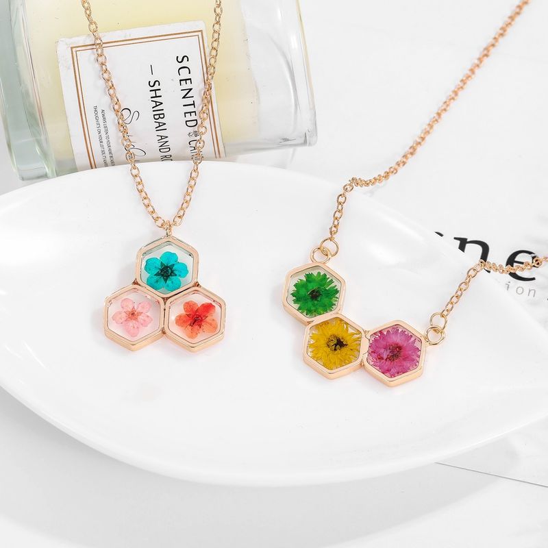 1 Piece Vacation Flower Resin Women's Pendant Necklace