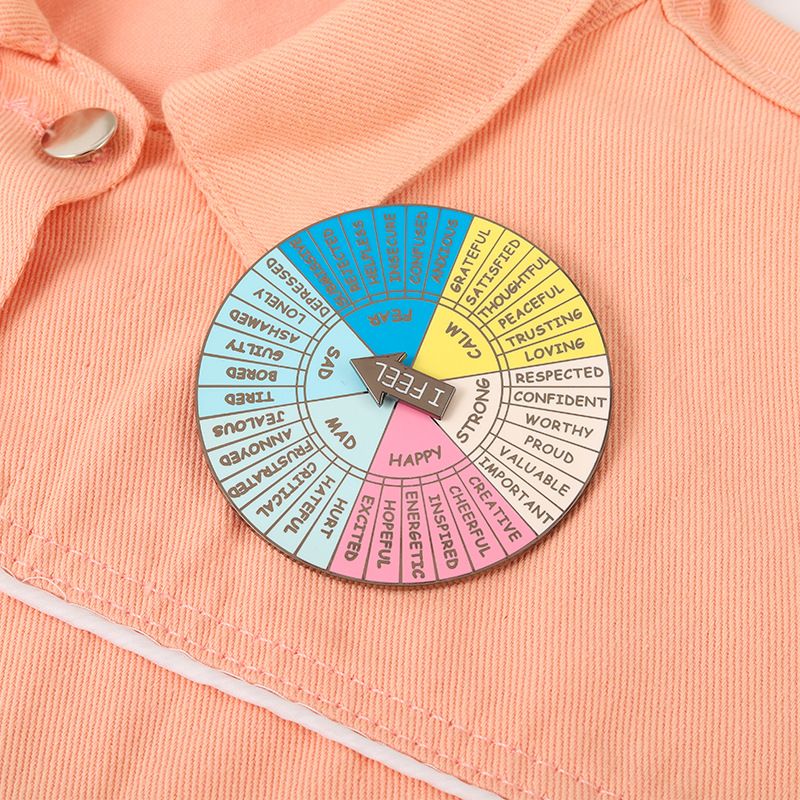 Fashion Round Letter Alloy Plating Unisex Brooches