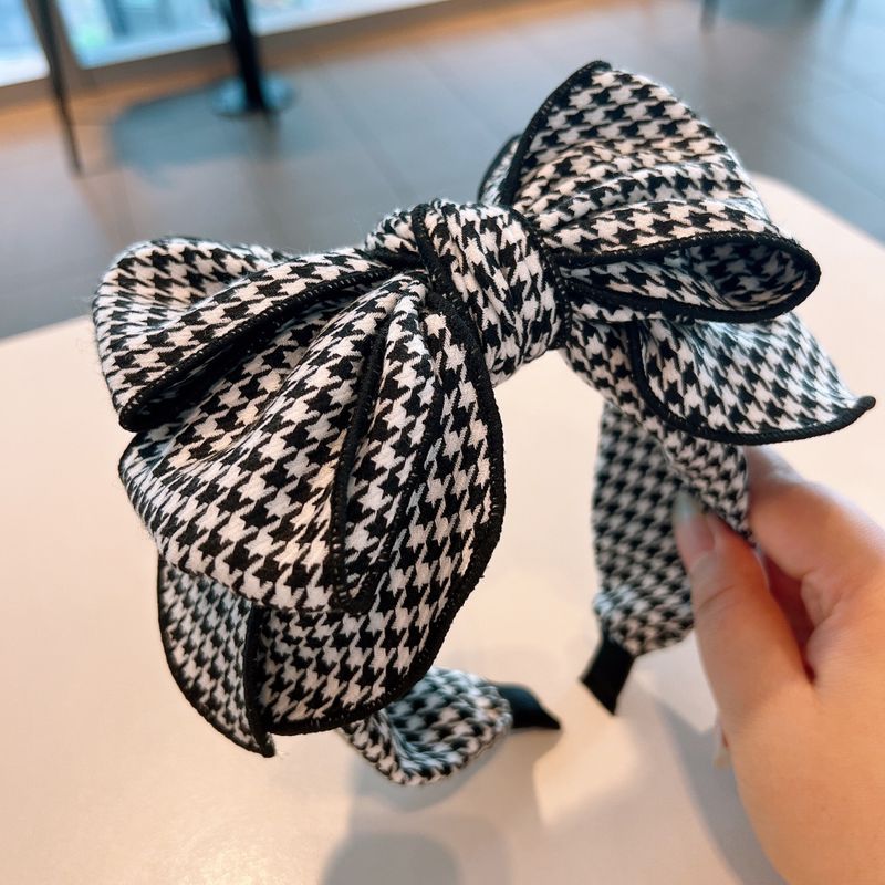 Women's Simple Style Bow Knot Cloth Braid Hair Band