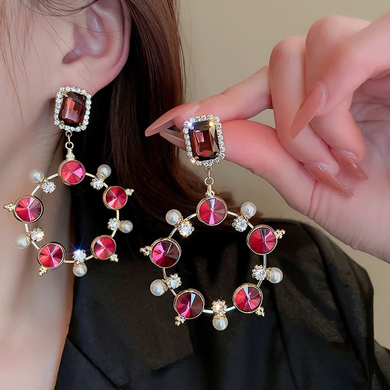 1 Pair Fashion Round Alloy Inlay Crystal Rhinestones Women's Drop Earrings