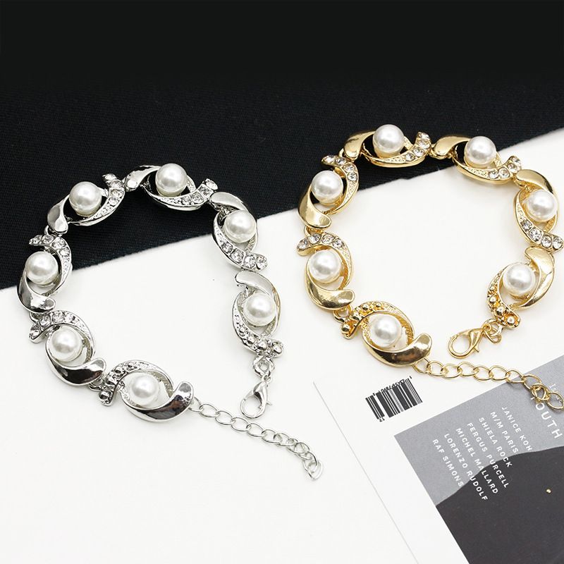 Simple Style Geometric Alloy Inlay Artificial Pearls Rhinestones Women's Bracelets