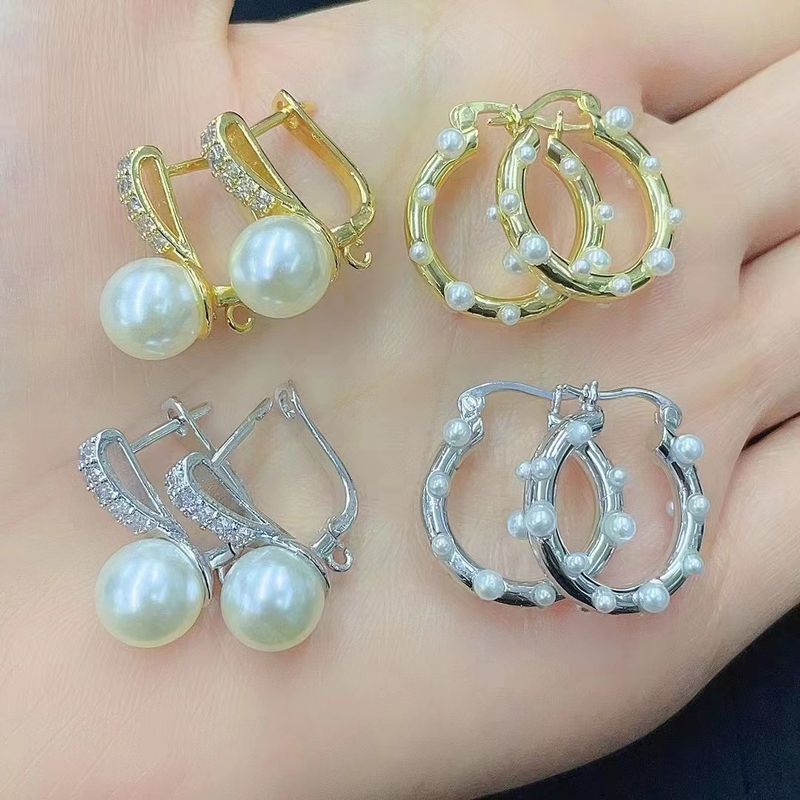 Mode Einfarbig Kupfer Überzug Inlay Künstliche Perlen Zirkon Reif Ohrringe 1 Paar