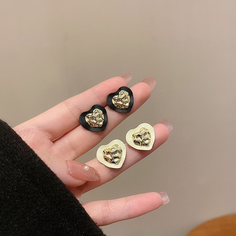 1 Pair Fashion Heart Shape Alloy Spray Paint Women's Ear Studs