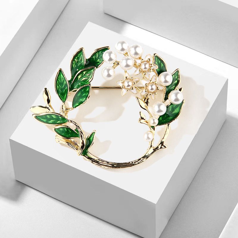 Fashion Leaf Alloy Inlay Artificial Pearls Unisex Brooches