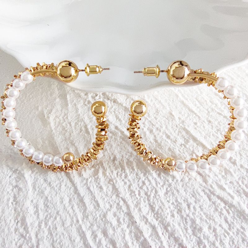 1 Paar Mode Einfarbig Künstliche Perle Kupfer Überzug Ohrringe