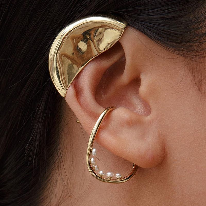 1 Stück Mode Einfarbig Künstliche Perle Kupfer Überzug Ohrringe
