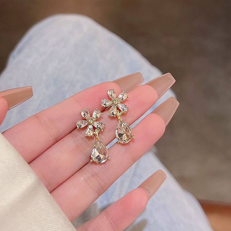 Elegant Retro Sweet Flower Alloy Plating Inlay Zircon Women's Drop Earrings