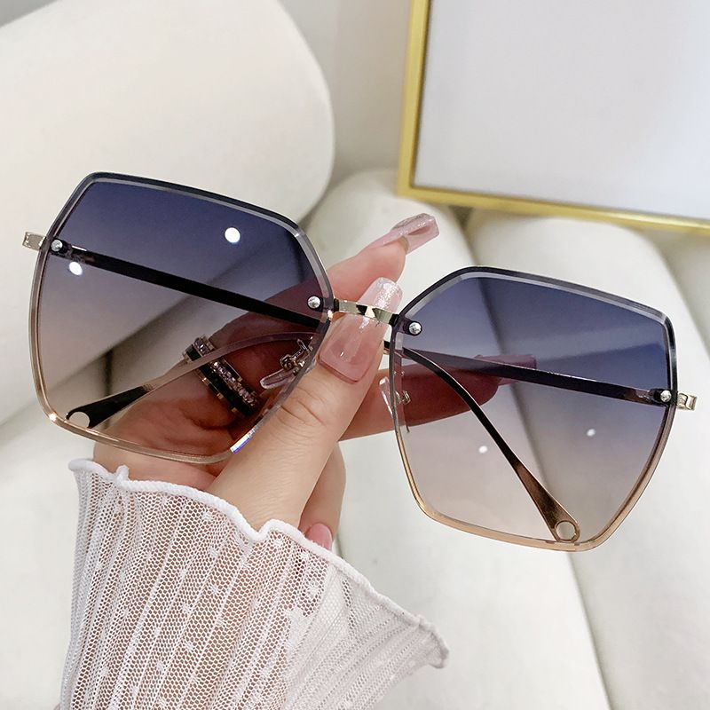 Fashion Gradient Color Pc Polygon Frameless Women's Sunglasses