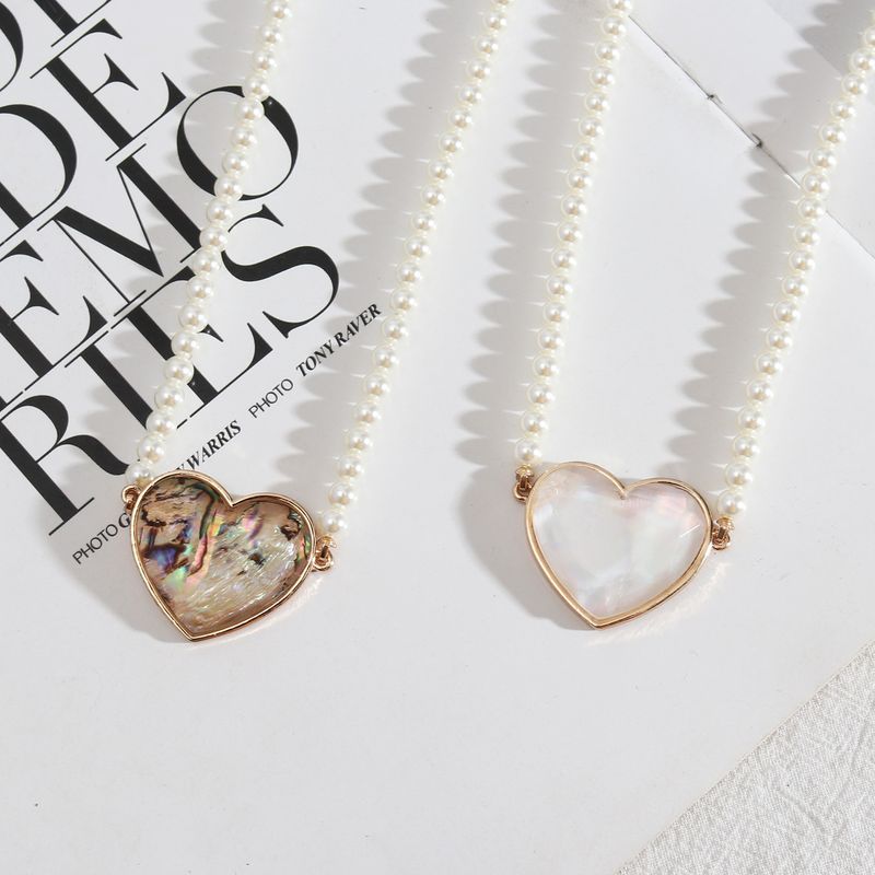 1 Piece Simple Style Heart Shape Beaded Alloy Pearl Inlay Shell Women's Necklace