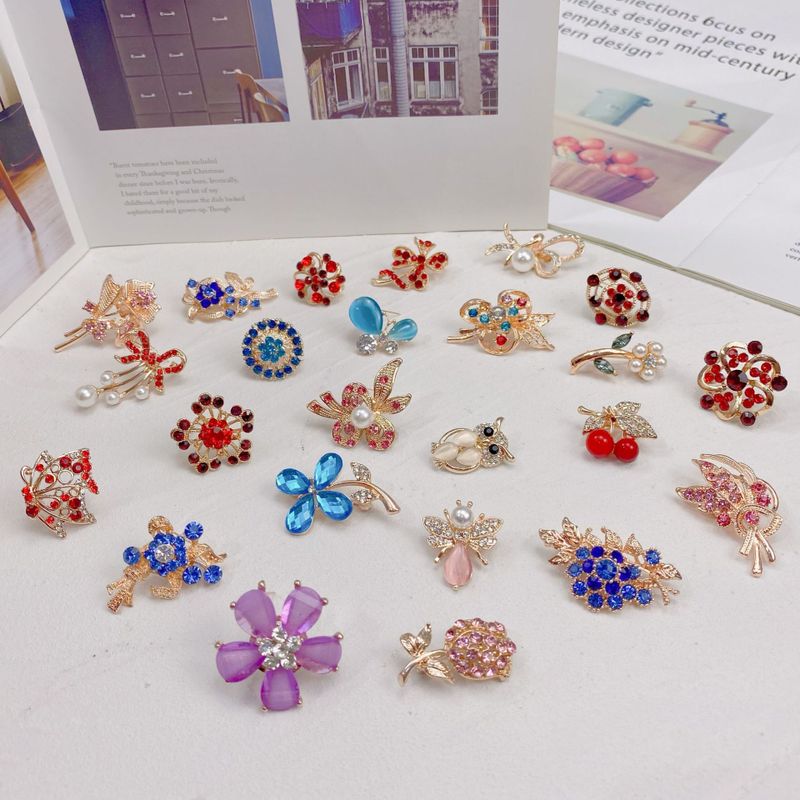 Glam Geometric Alloy Inlay Artificial Pearls Rhinestones Women's Brooches