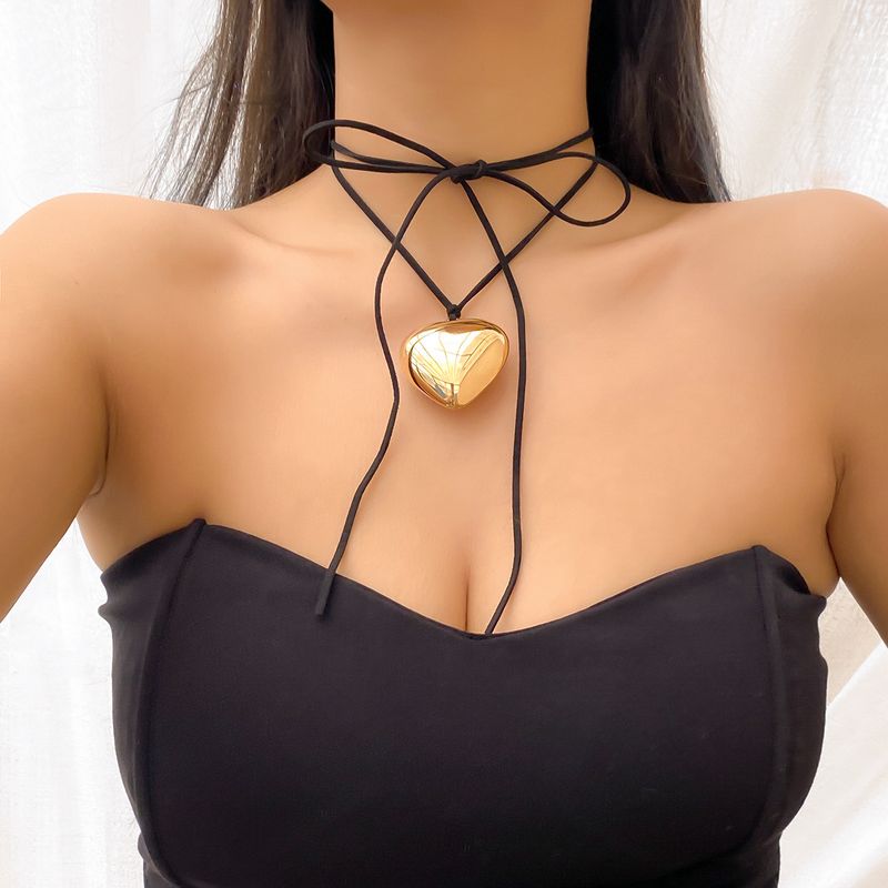 1 Stück Mode Herzform Legierung Haut Wachs Faden Flanell Riemen Frau Halskette Mit Anhänger