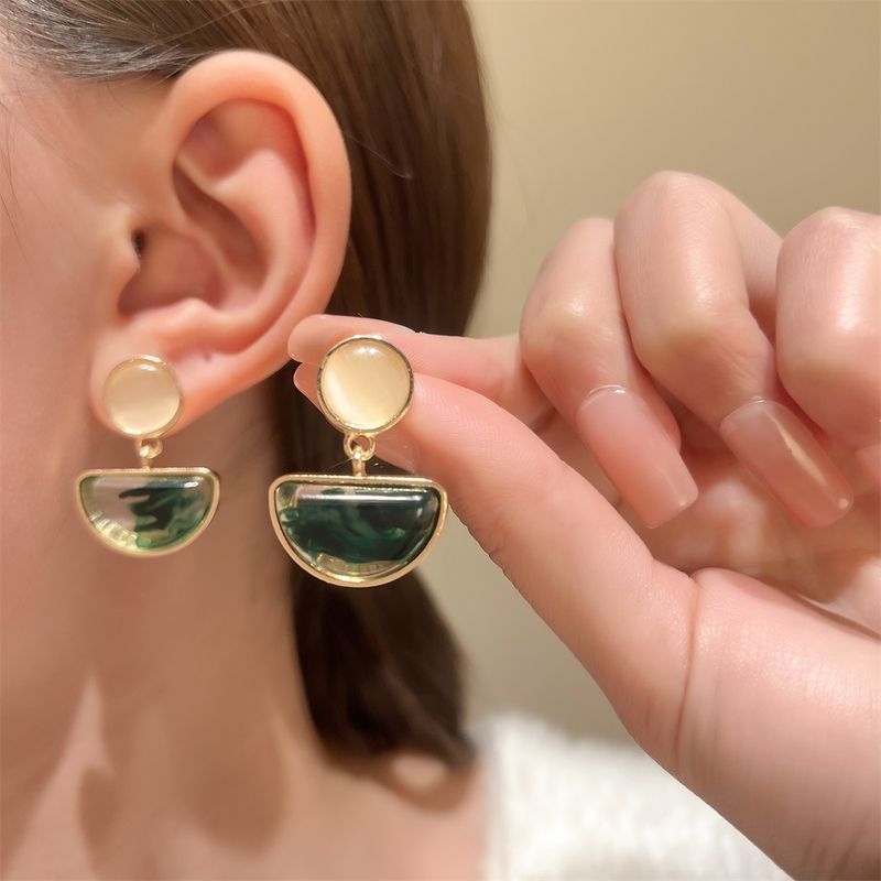 Wholesale Jewelry 1 Pair Fashion Sector Alloy Resin 14k Gold Plated Drop Earrings