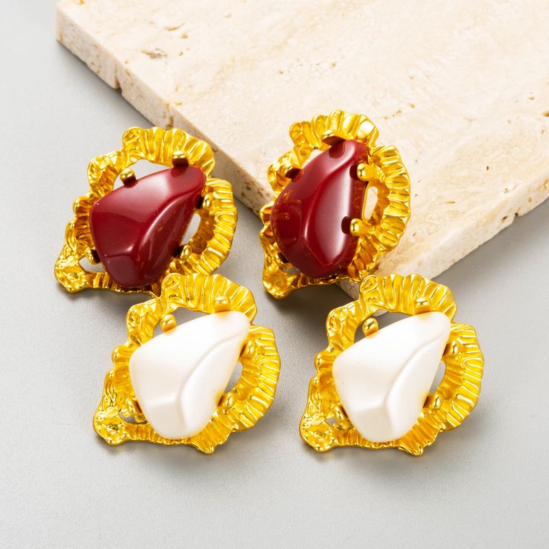 Wholesale Jewelry 1 Pair Baroque Style Irregular Alloy Resin Gold Plated Ear Studs