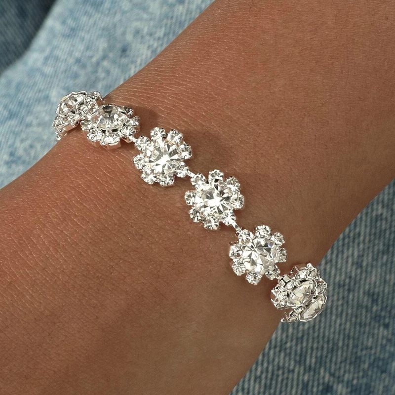 Estilo Simple Flor Aleación Embutido Diamantes De Imitación Mujeres Pulsera