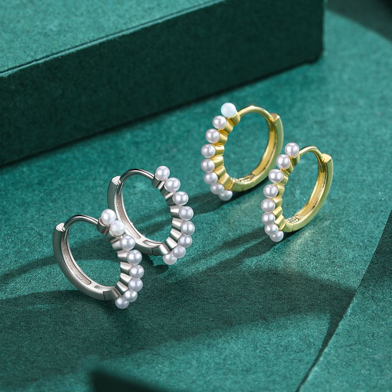 1 Paar Ins-stil Runden Sterling Silber Überzug Inlay Künstliche Perlen 14 Karat Vergoldet Überzogen Mit Rhodium Reif Ohrringe