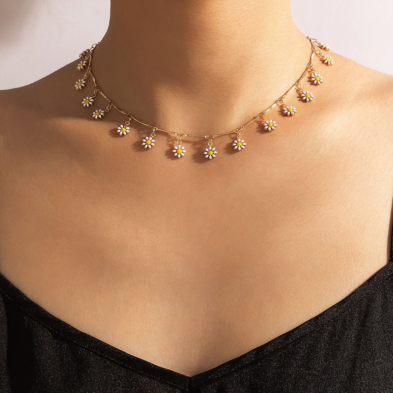 Mode Gänseblümchen Kupfer Vergoldet Halskette In Masse
