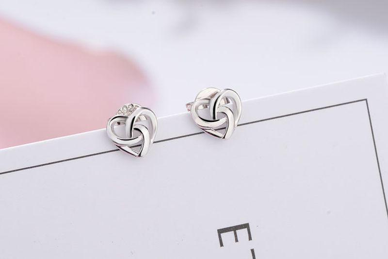 1 Pair Fashion Heart Shape Metal Plating Hollow Out Women's Ear Studs