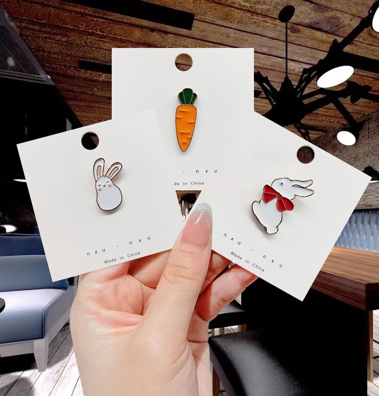 Fashion Rabbit Carrot Alloy Enamel Unisex Brooches