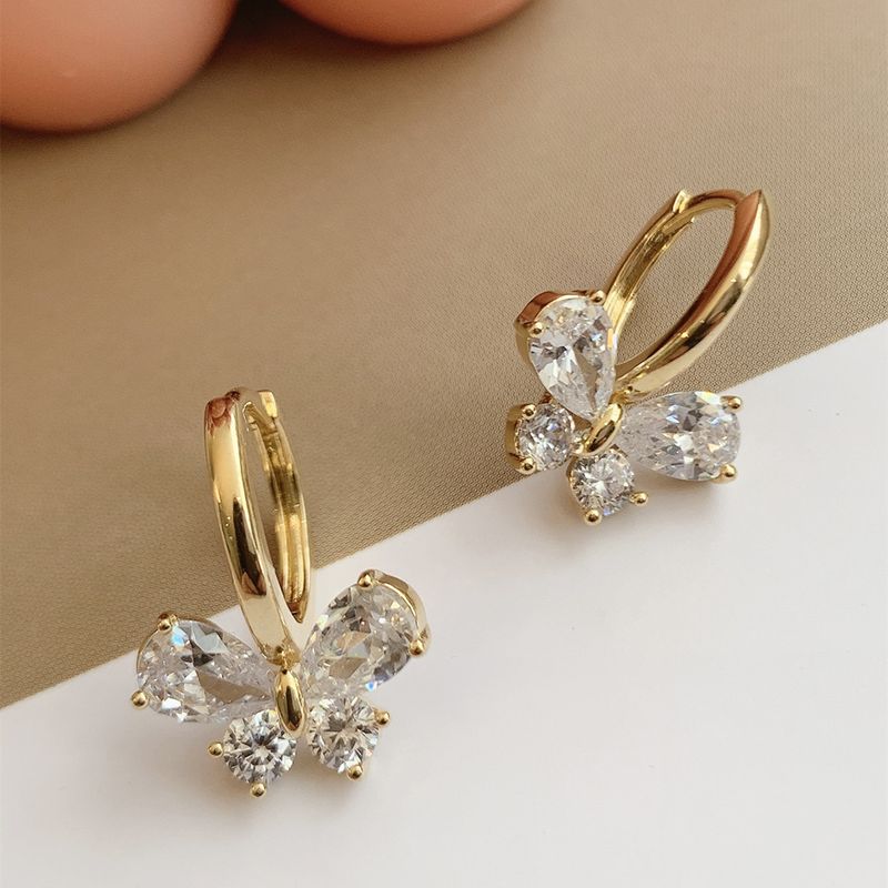 1 Paire Sucré Papillon Le Cuivre Placage Zircon Boucles D'oreilles