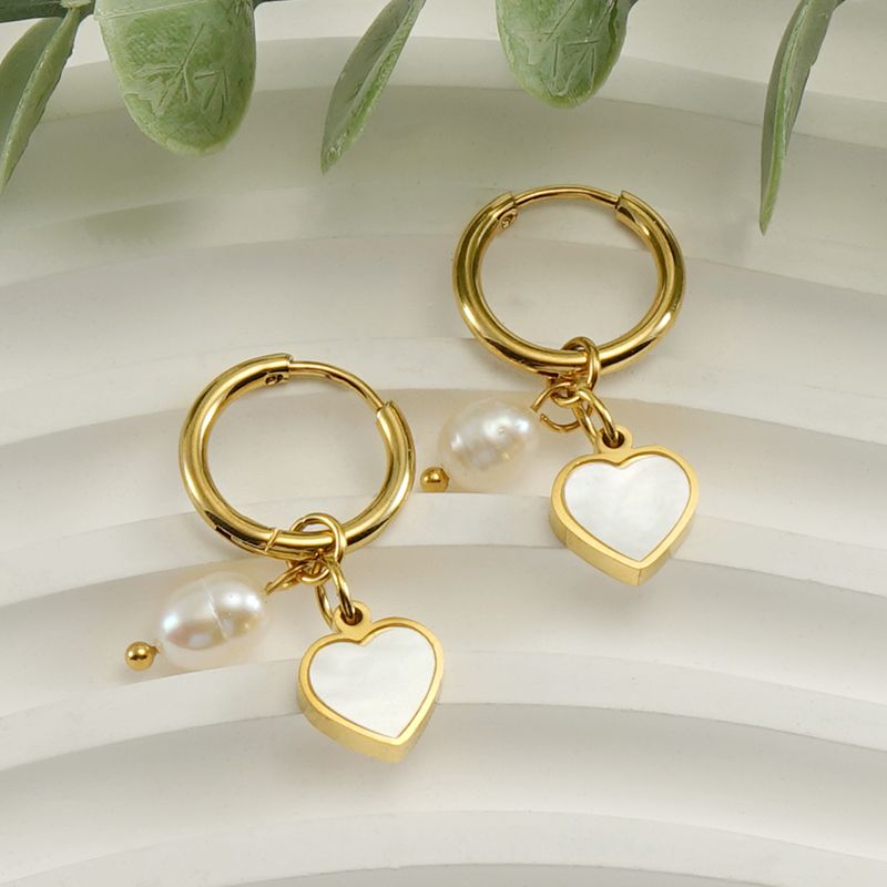 1 Par Moda Forma De Corazón Acero Inoxidable Perla Enchapado Embutido Cascarón Pendientes De Gota