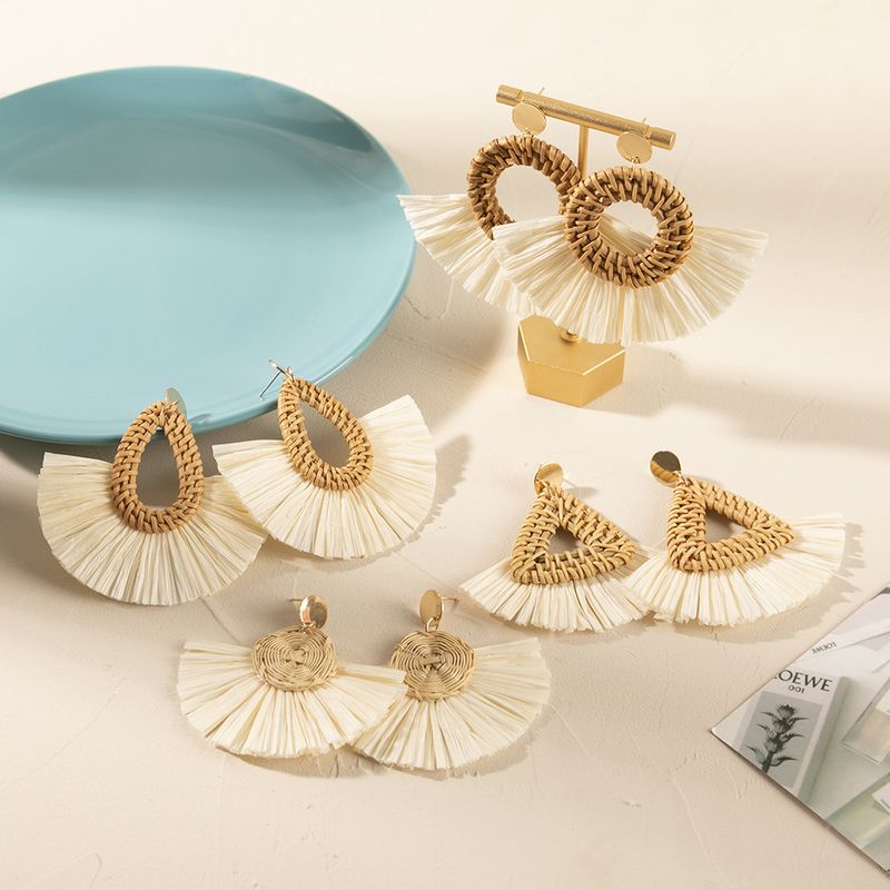 1 Pair Fashion Flower Rattan Handmade Women's Drop Earrings