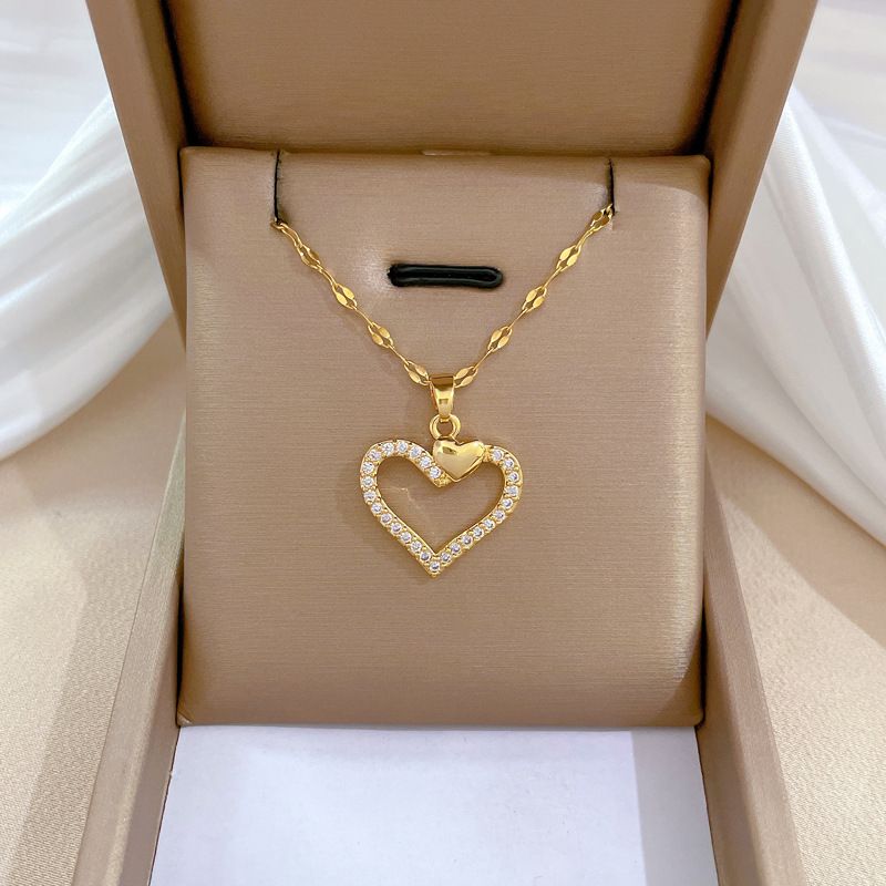 Wholesale Fashion Heart Shape Titanium Steel Copper Inlay Zircon Pendant Necklace