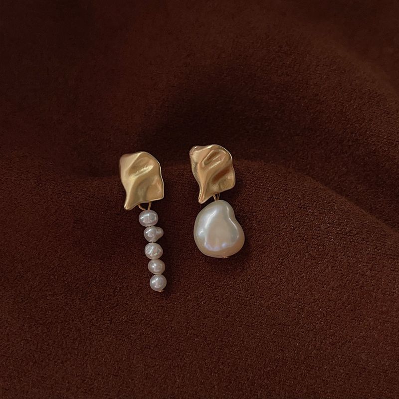 1 Paar Barocker Stil Runden Süßwasserperle Kupfer Asymmetrisch Ohrringe