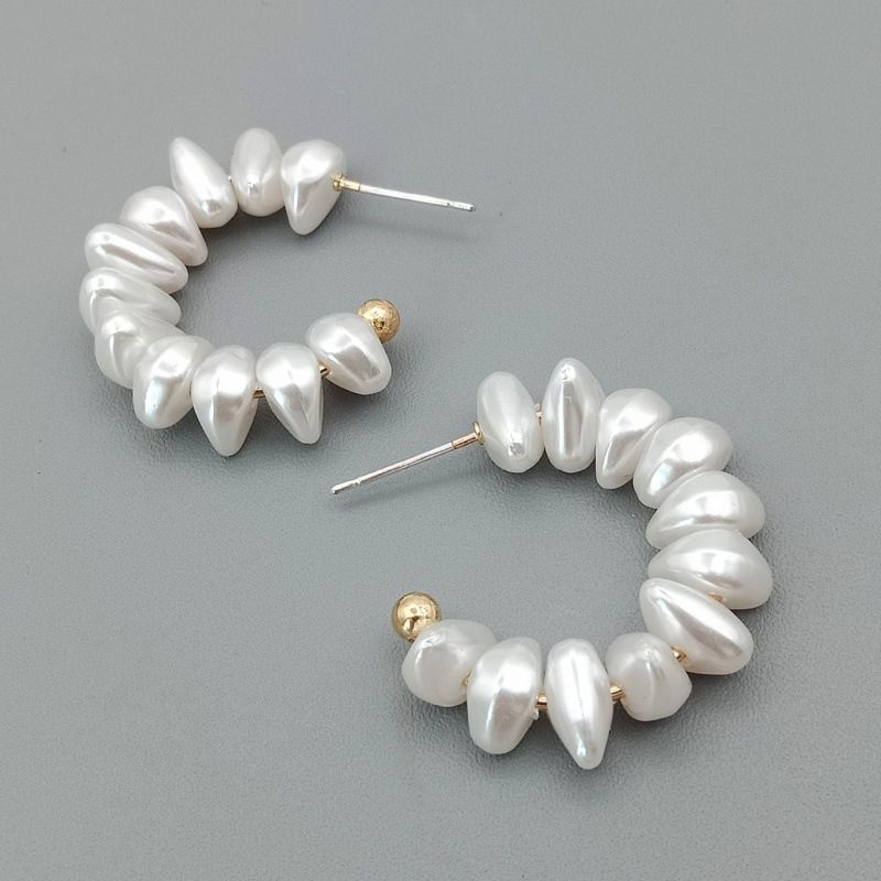 1 Paire Style Simple Forme C Placage Perles Baroques Plaqué Or 14k Boucles D'oreilles