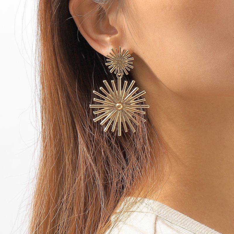 1 Pair Elegant Glam Lady Geometric Irregular Plating Metal Iron Drop Earrings