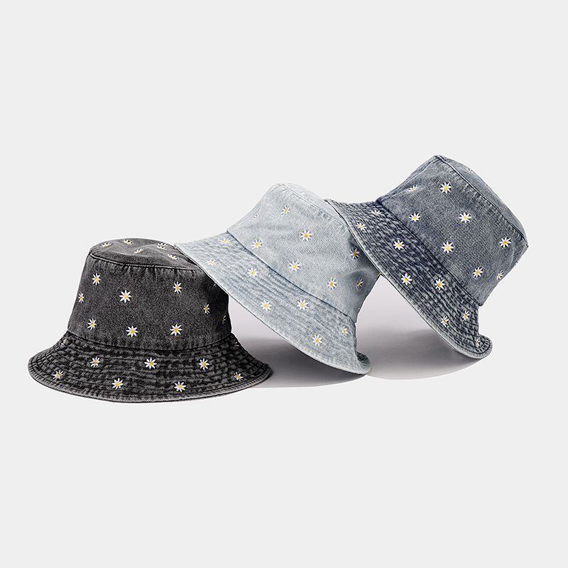 Women's Casual Simple Style Flower Embroidery Curved Eaves Bucket Hat