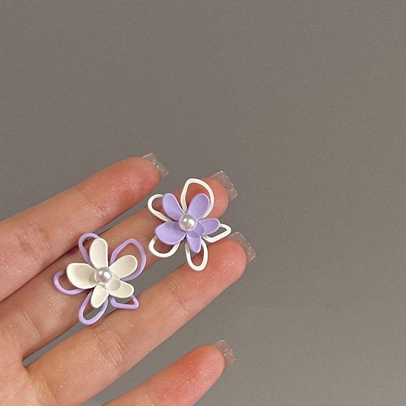 Sweet Flower Alloy Inlay Artificial Pearls Women's Ear Studs