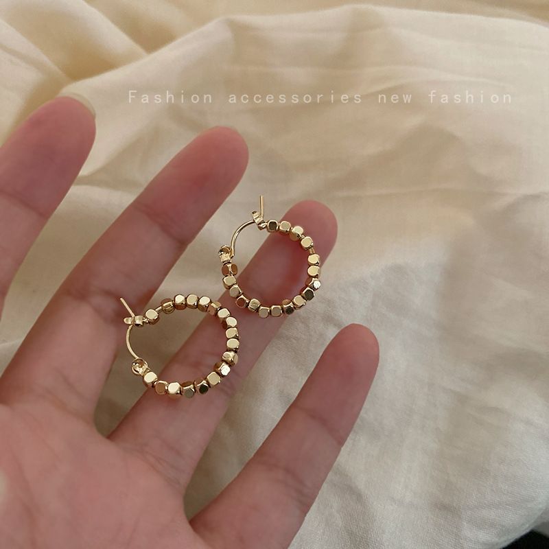 Retro Color Sólido Aleación Enchapado Chapado En Oro Mujeres Aretes