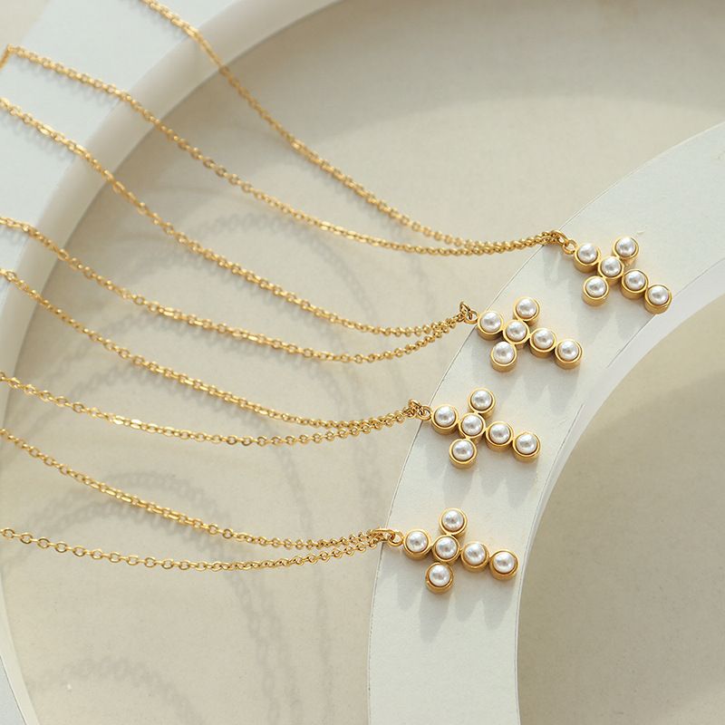 Einfacher Stil Kreuzen Titan Stahl Überzug Inlay Künstliche Perlen Halskette Mit Anhänger